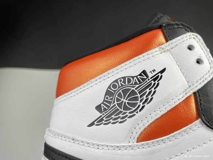 ELECTRO RETRO 555088-180 HIGH 1 ORANGE JORDAN 0423